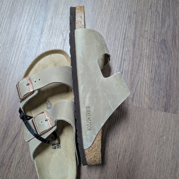 Birkenstock Beige Suede Sandals - Picture 5 of 8
